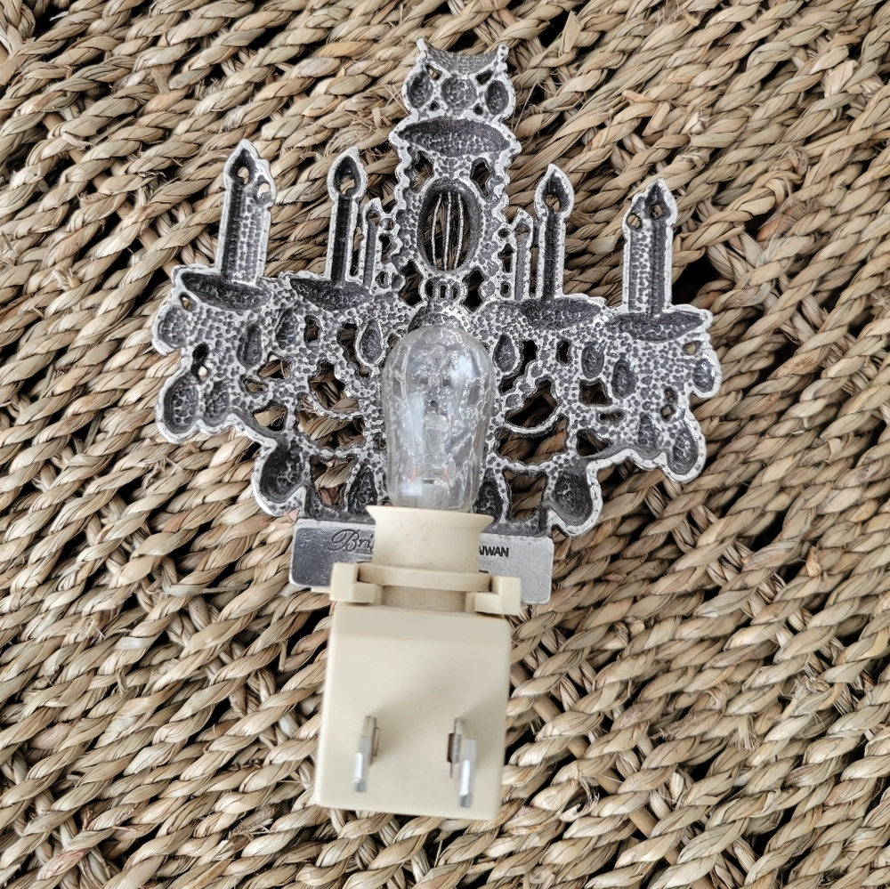 Brighton, Chandelier Night Light - Picture 2 of 3